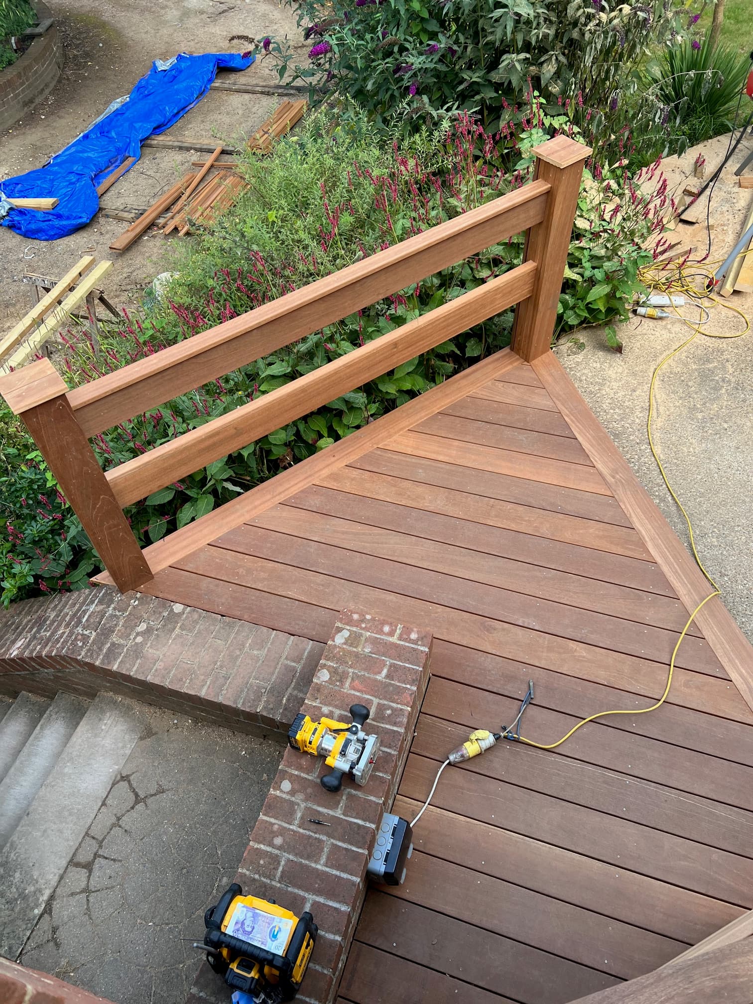Carpentry & Hardwood Decking